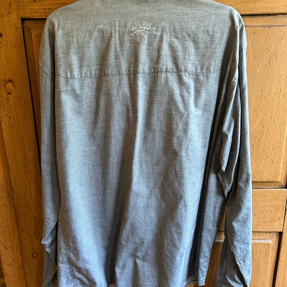 Arc teryx long sleeve shirt with pocket - Picture 5 of 7